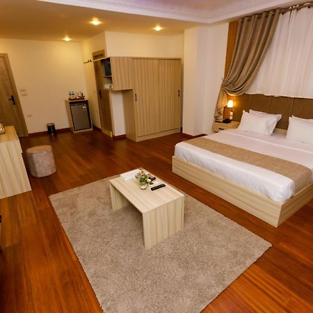 Pyramid Edge Hotel & Exclusive Pyramids View Rooftop Kafret el-Gabal Dış mekan fotoğraf