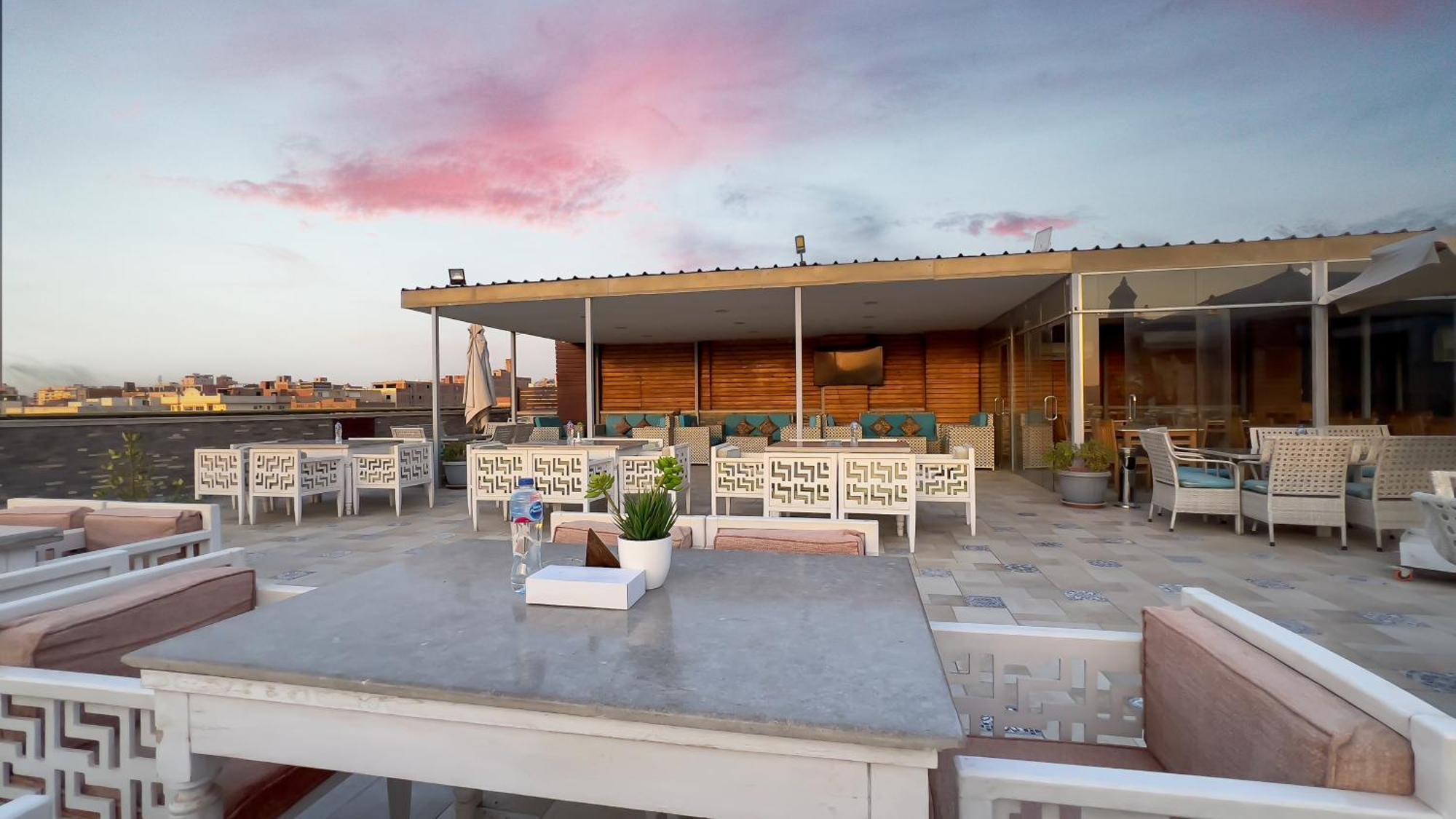 Pyramid Edge Hotel & Exclusive Pyramids View Rooftop Kafret el-Gabal Dış mekan fotoğraf